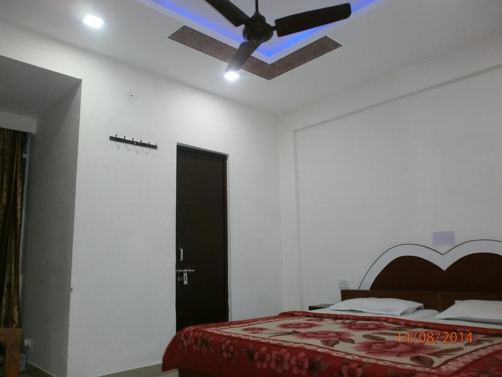 Hotel Safari Agra  Kültér fotó