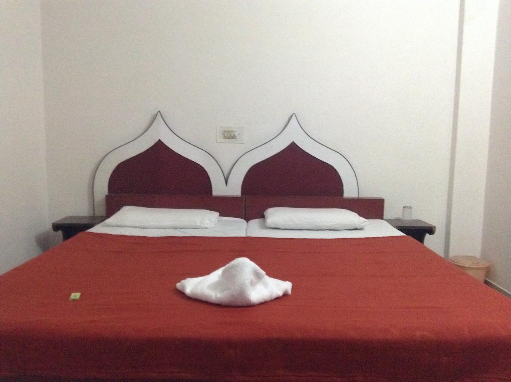 Hotel Safari Agra  Kültér fotó