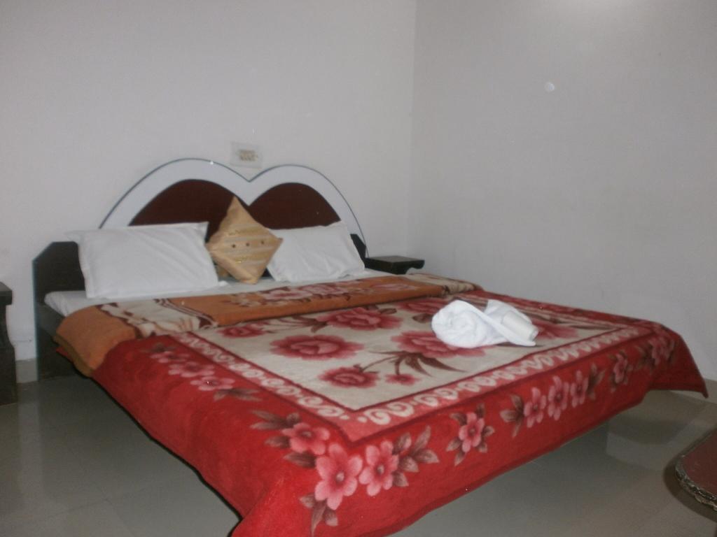 Hotel Safari Agra  Szoba fotó