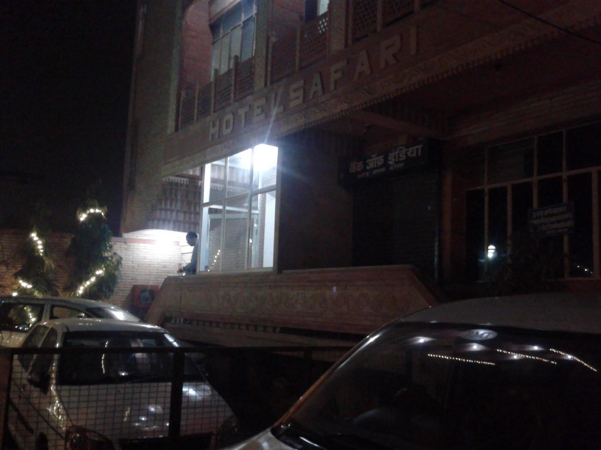 Hotel Safari Agra  Kültér fotó