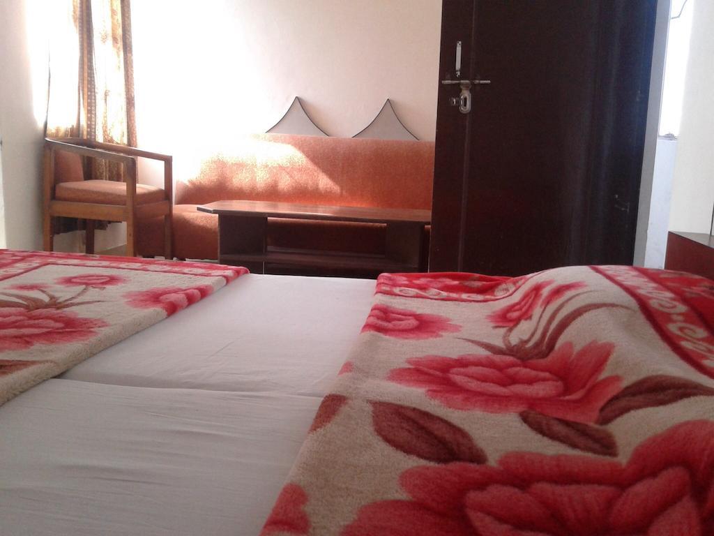 Hotel Safari Agra  Szoba fotó