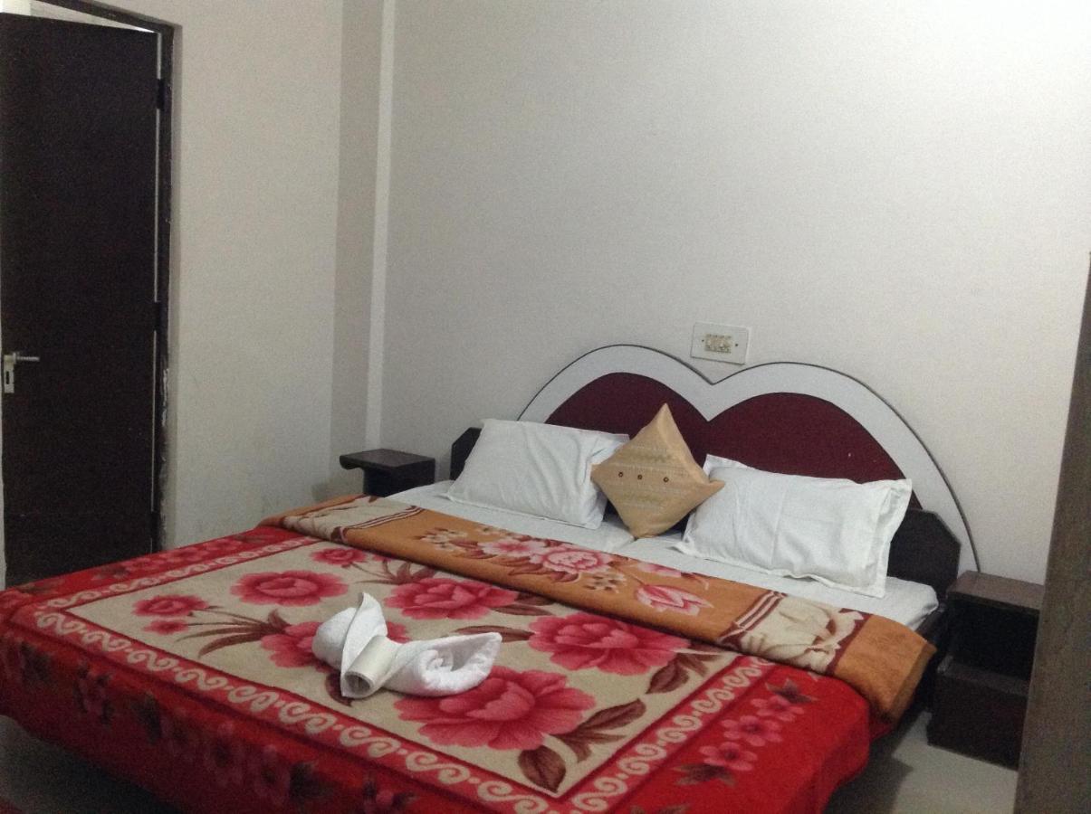 Hotel Safari Agra  Kültér fotó