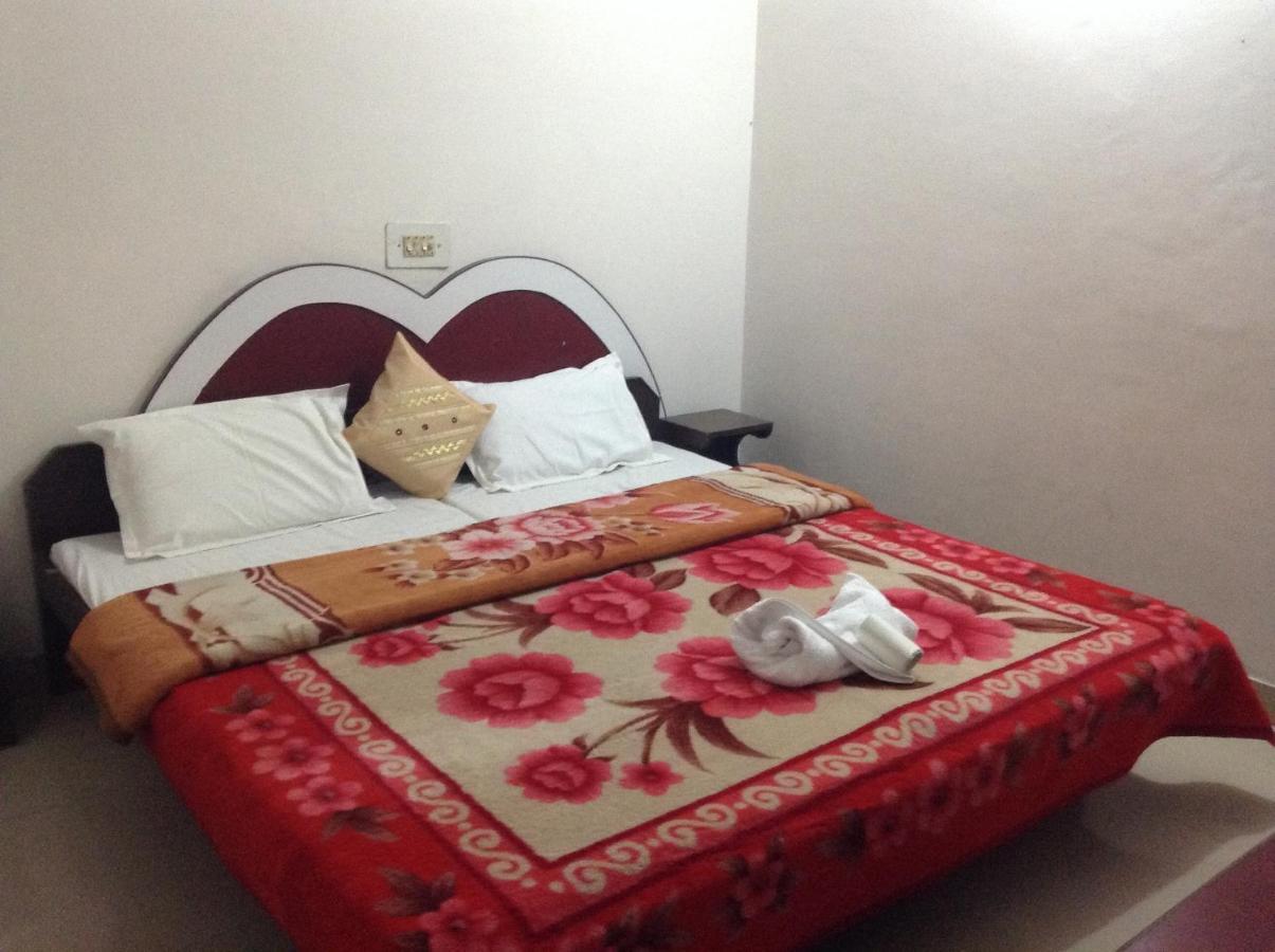 Hotel Safari Agra  Kültér fotó